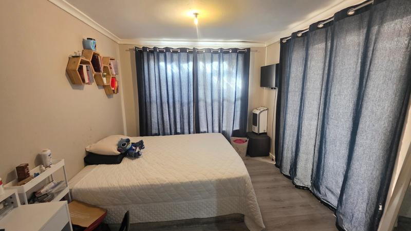 4 Bedroom Property for Sale in Glenwood Western Cape